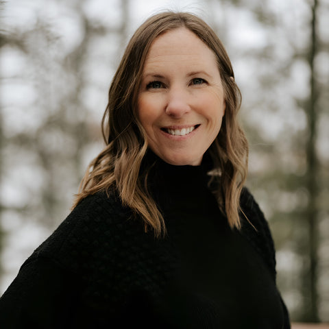 Trapped in the Tar Pit: How Paleontologists Unearthed a City's Prehistoric Past by Jessica Stremer (Author), Alexander Vidal (Illustrator)