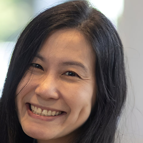 Sparkles for Sunny: A Lunar New Year Story by Sylvia Chen (Author), Thai My Phuong (Illustrator)