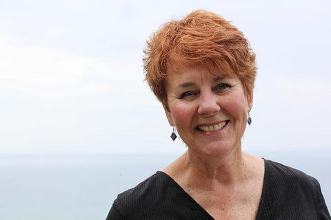 ¡Chicas con agallas! (Spanish Edition) by Debbie Gonzales, Rebecca Gibbon (Illustrator), Aurora Humarán (Translator)