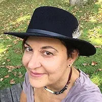 *PRE-ORDER (3/17  RELEASE)* Red River Rose by Carole Lindstrom